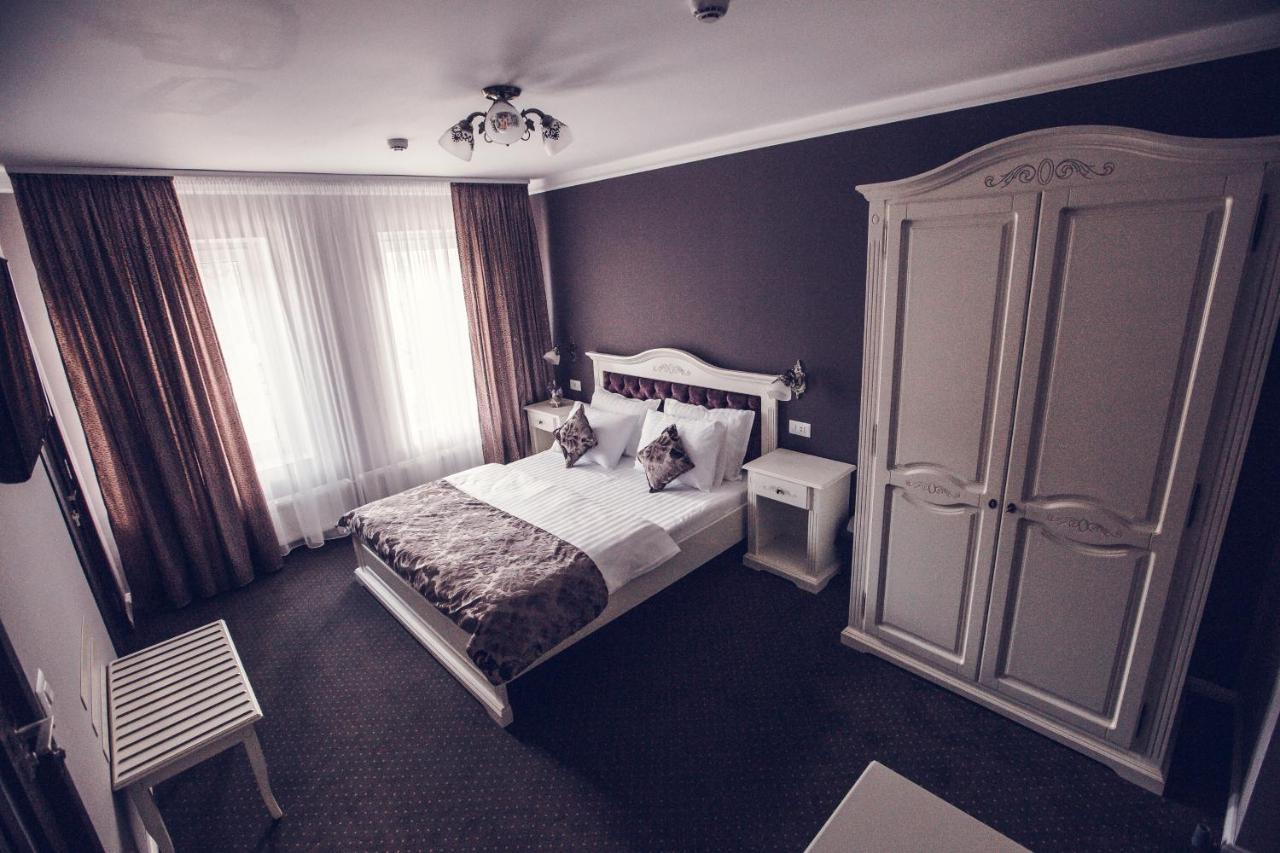 Royal Busteni-adults Only 4*