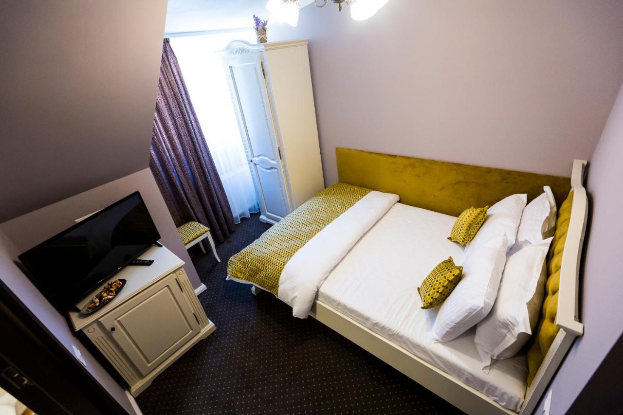 Royal Busteni-adults Only 4*