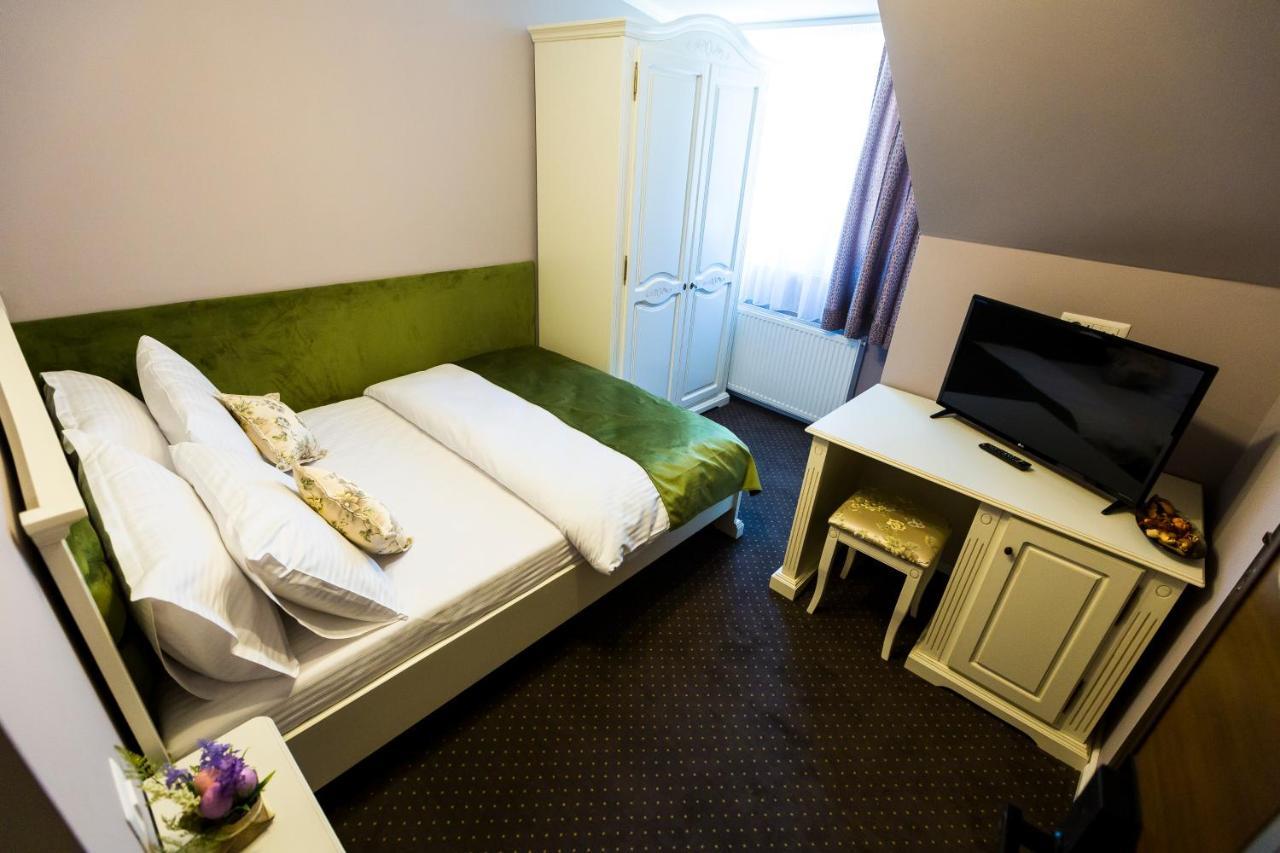 Royal Busteni-adults Only 4*