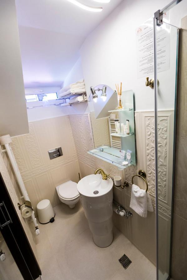 Affittacamere Royal Busteni-adults Only 4*