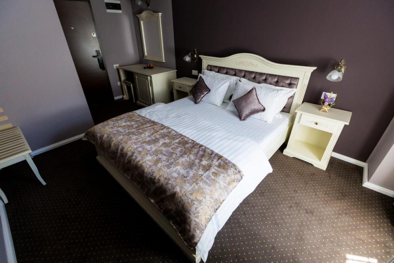 Royal Busteni-adults Only 4*