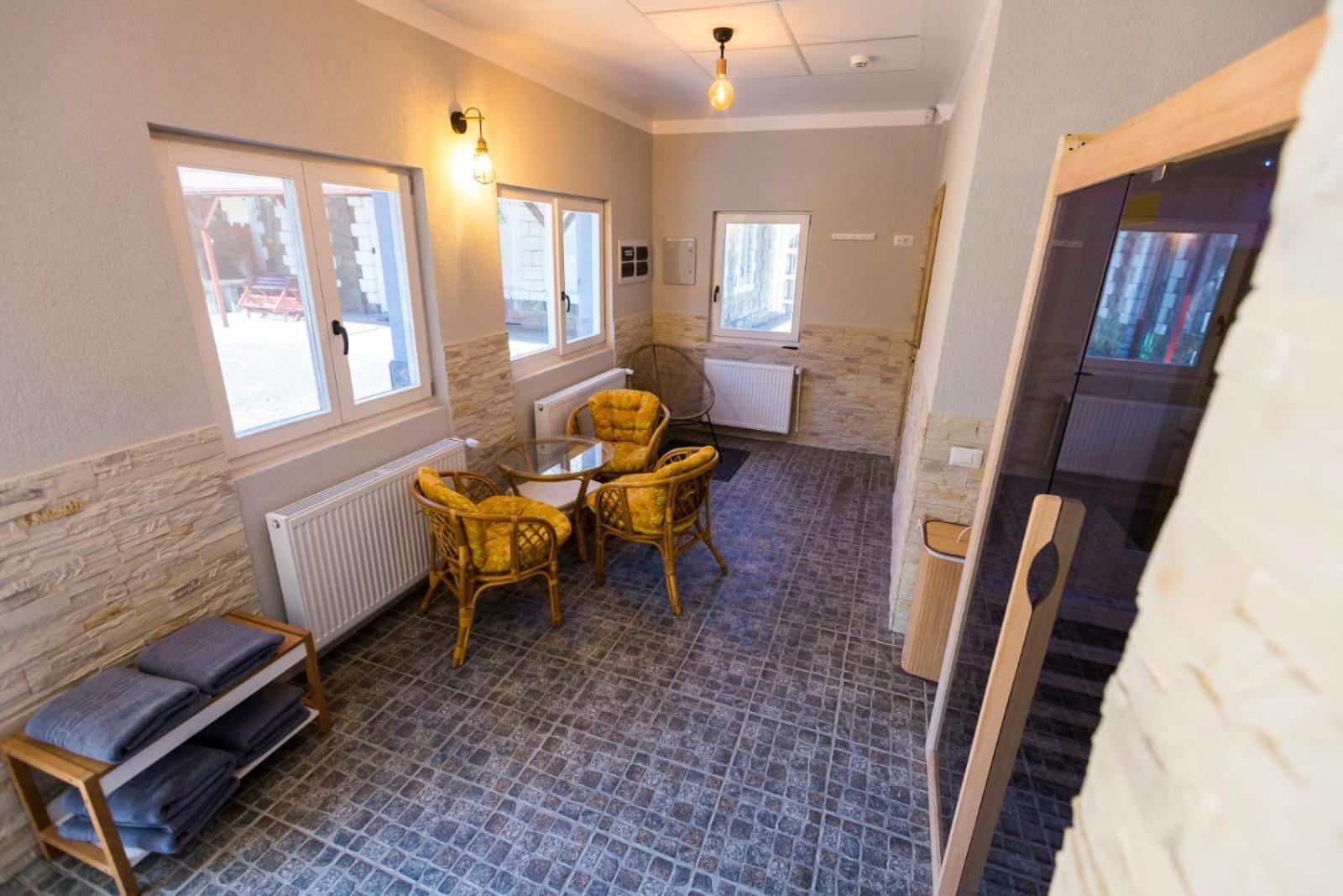 Royal Busteni-adults Only Affittacamere 4*
